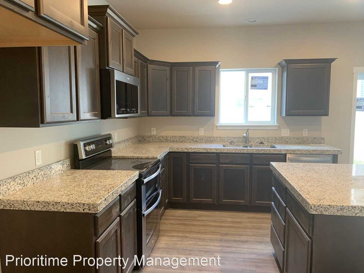 862 W Wellington Ave - Photo 2 of 12