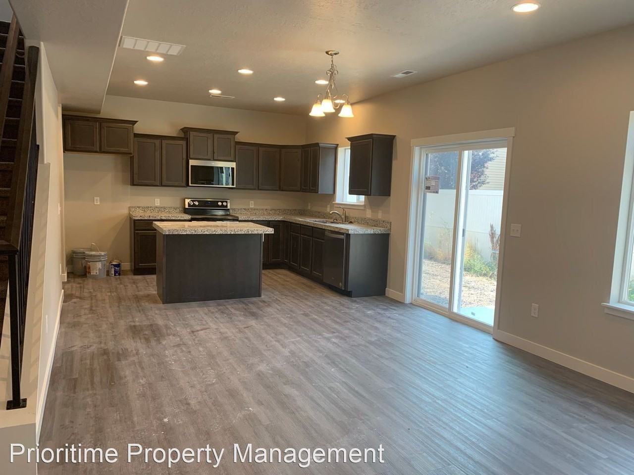 862 W Wellington Ave - Photo 3 of 12