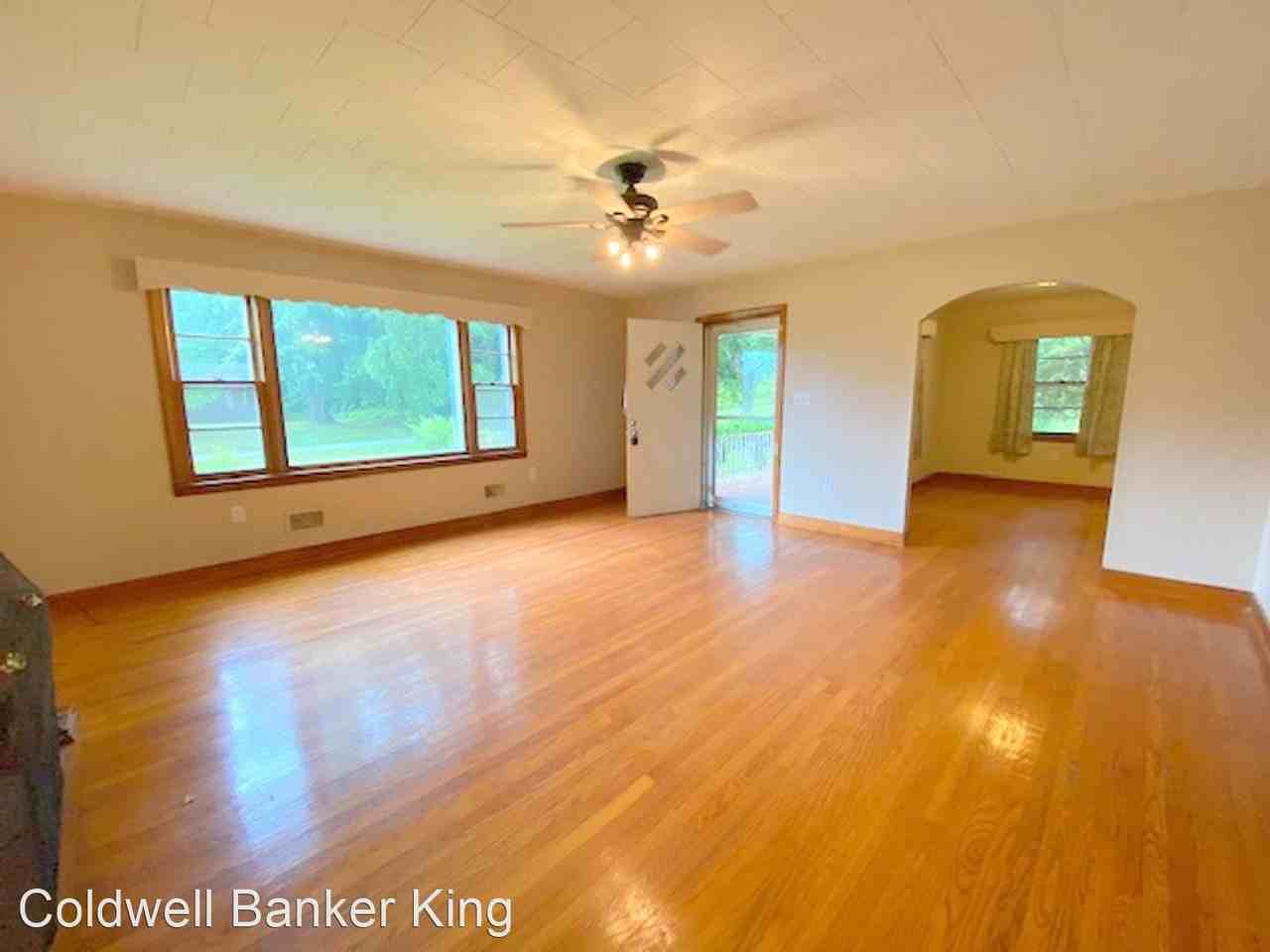 718 Withrow Rd - Photo 2 of 11