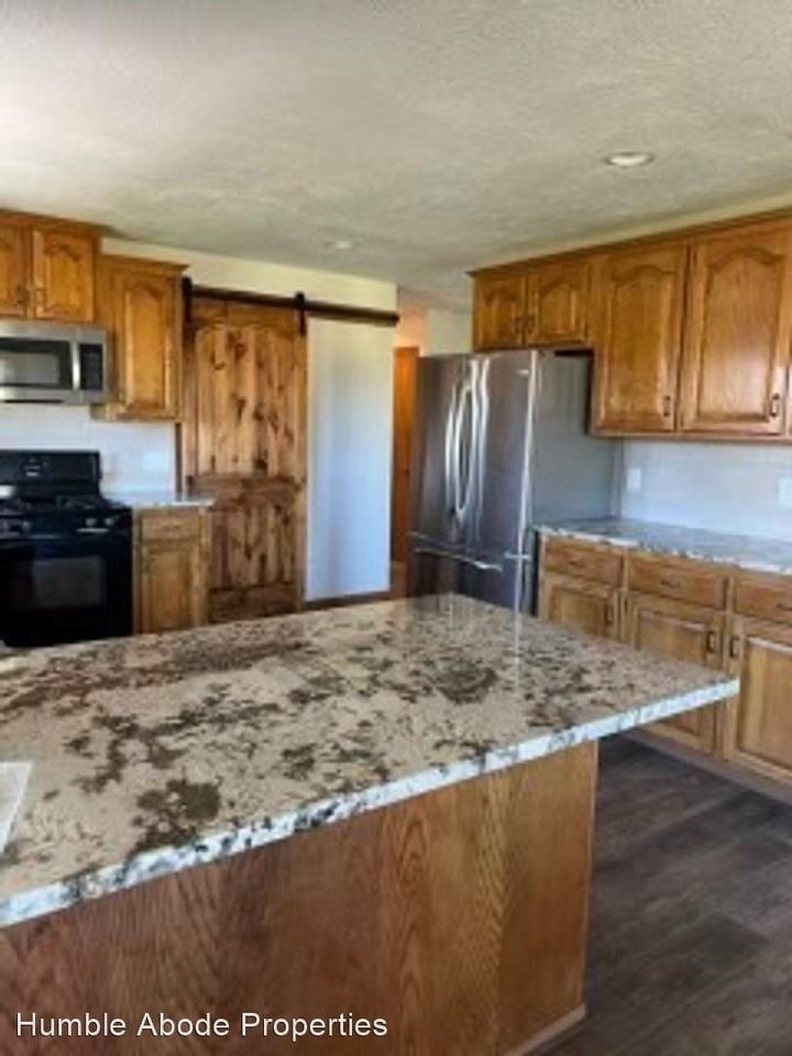 6230 S Farm Road 241 - Photo 3 of 6