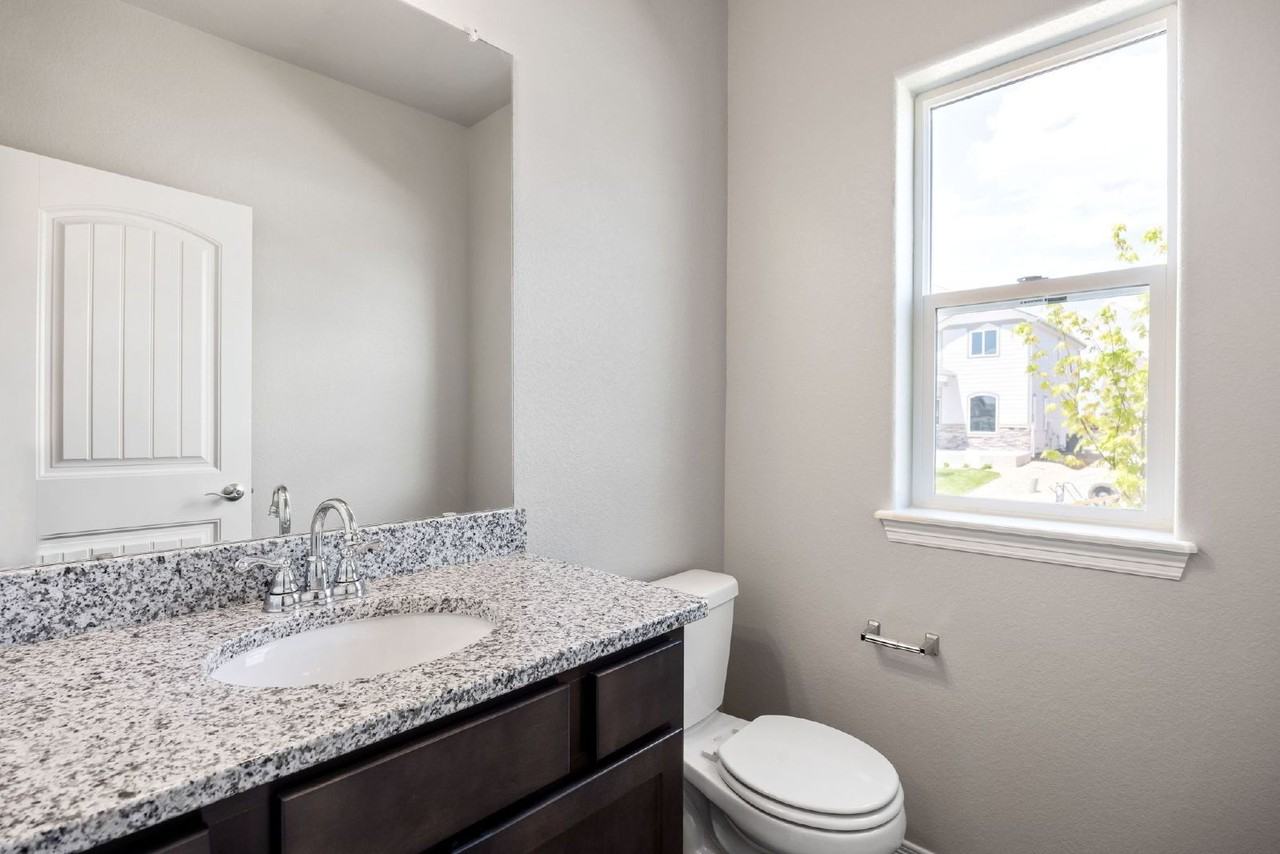 5694 Olathe Ave - Photo 5 of 19