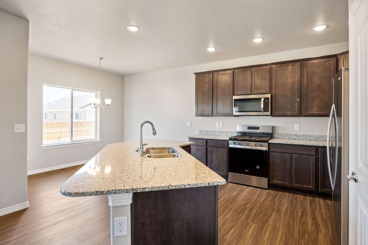 5694 Olathe Ave - Photo 7 of 19