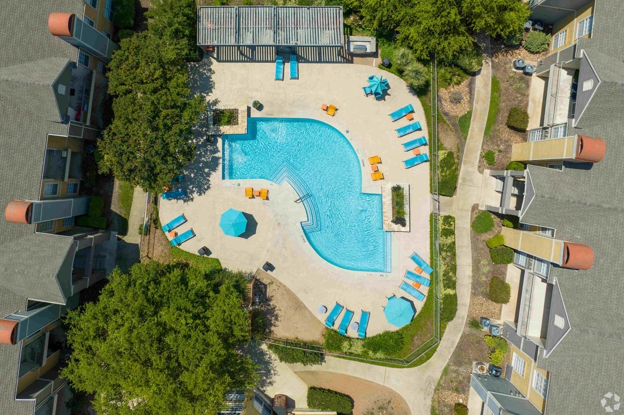 Westmount at Three Fountains - Photo 3 of 21