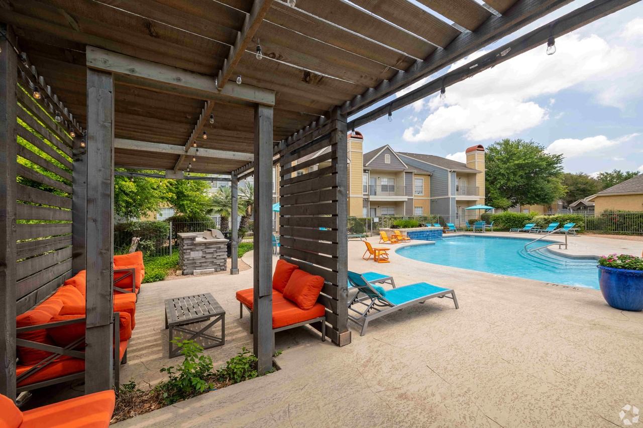 Westmount at Three Fountains - Photo 7 of 21