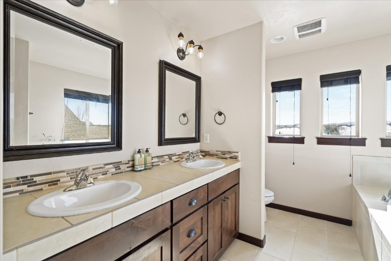 2752 W Sorbonne Dr - Photo 5 of 42