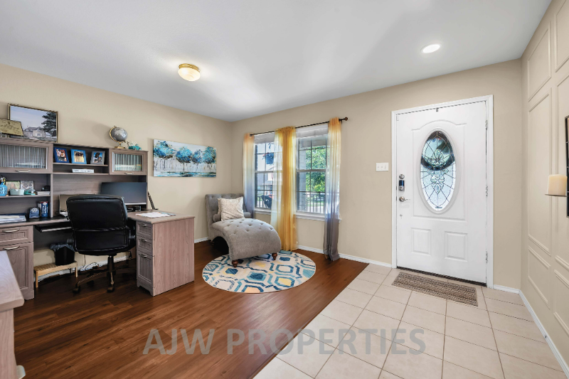 9208 Bellgrove Ct - Photo 4 of 34