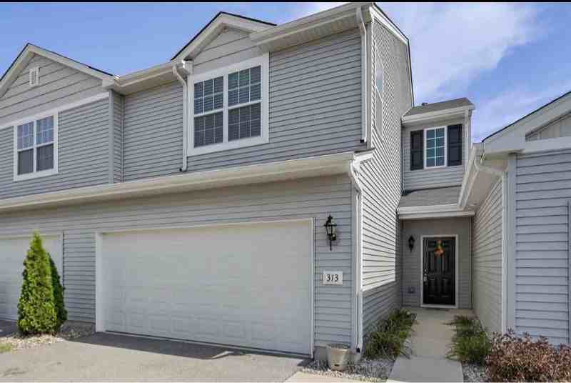 313 Sweetbriar Ct - Photo 2 of 17