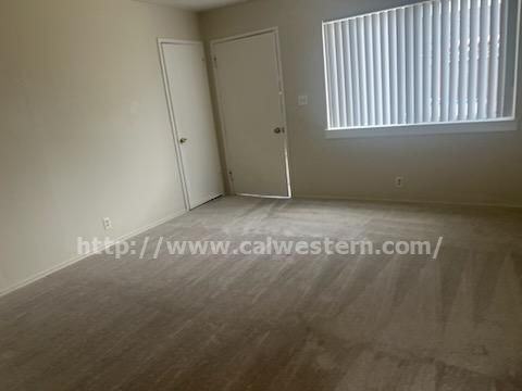 730 Banff St - Photo 2 of 9