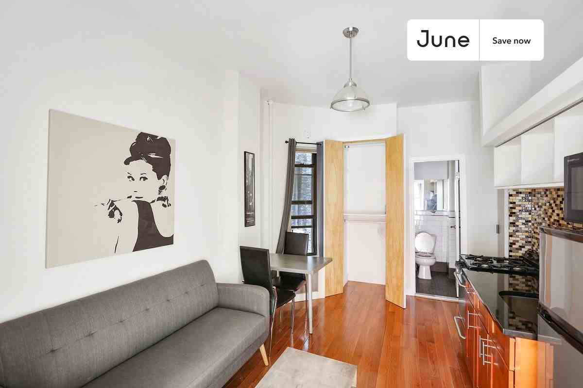 531 W 48th St #3