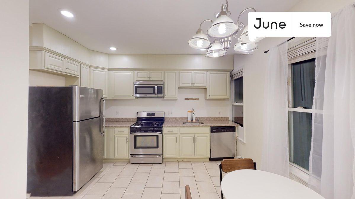 21 Rossmore St #1 - Photo 2 of 26