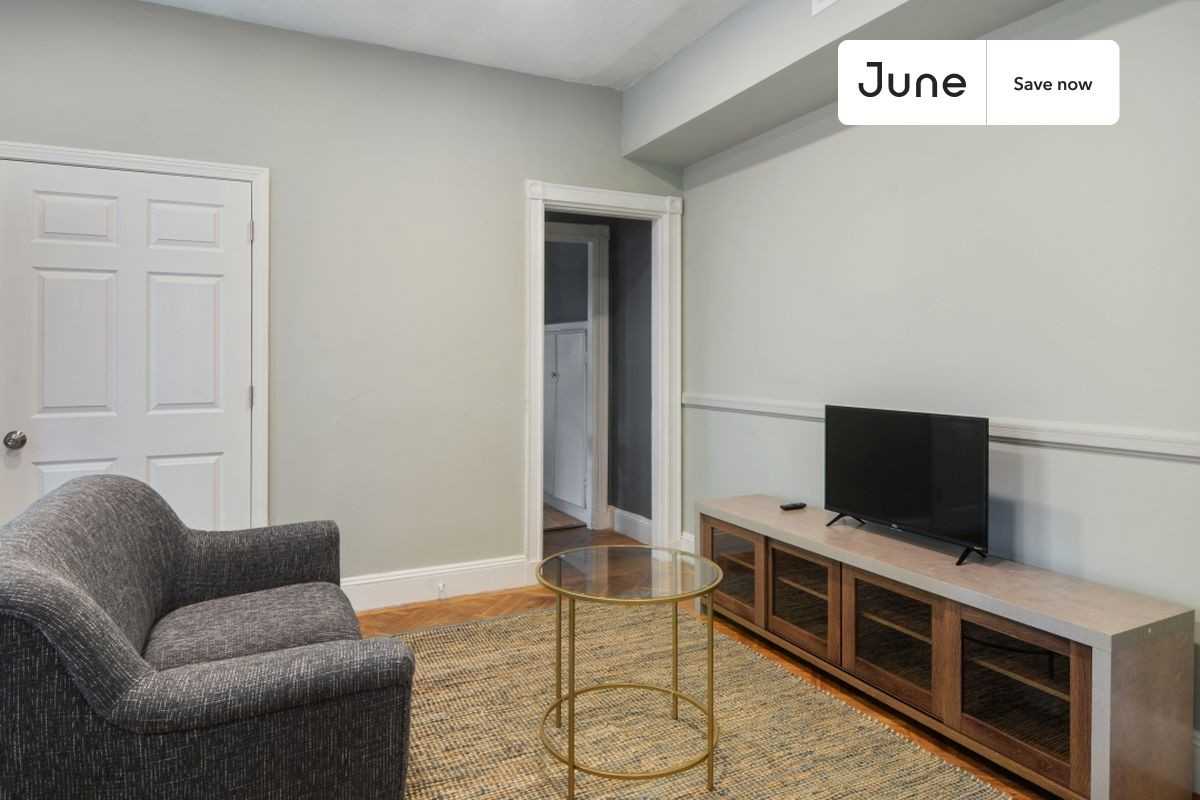 19 Putnam Ave - Photo 2 of 33