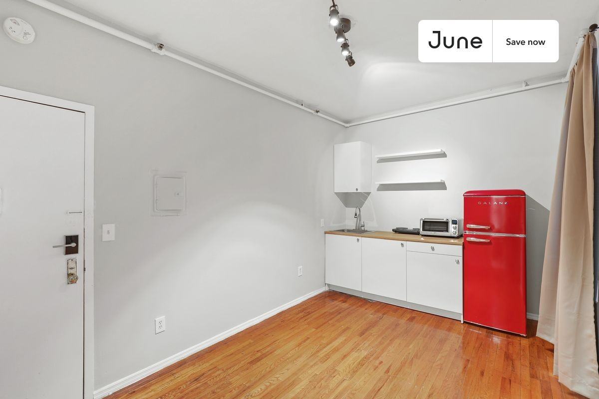 247 West 63rd Street #4D - Photo 7 of 10