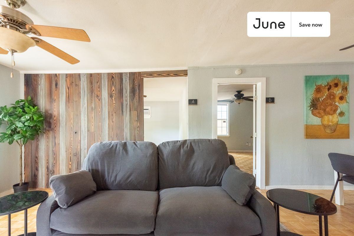 1805 Haskell St #1 - Photo 4 of 23