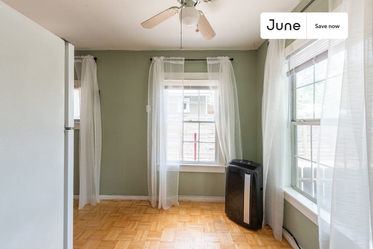 1805 Haskell St #1 - Photo 7 of 23