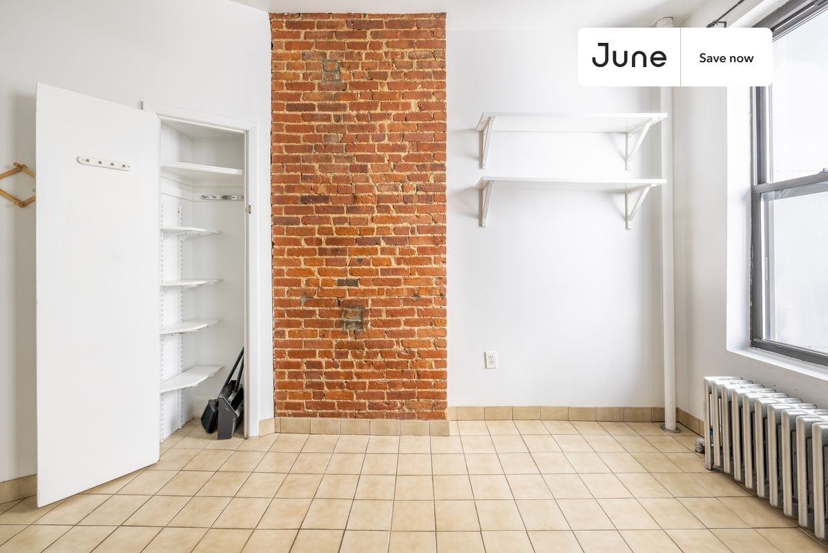 932 Columbus Ave #4S - Photo 6 of 19
