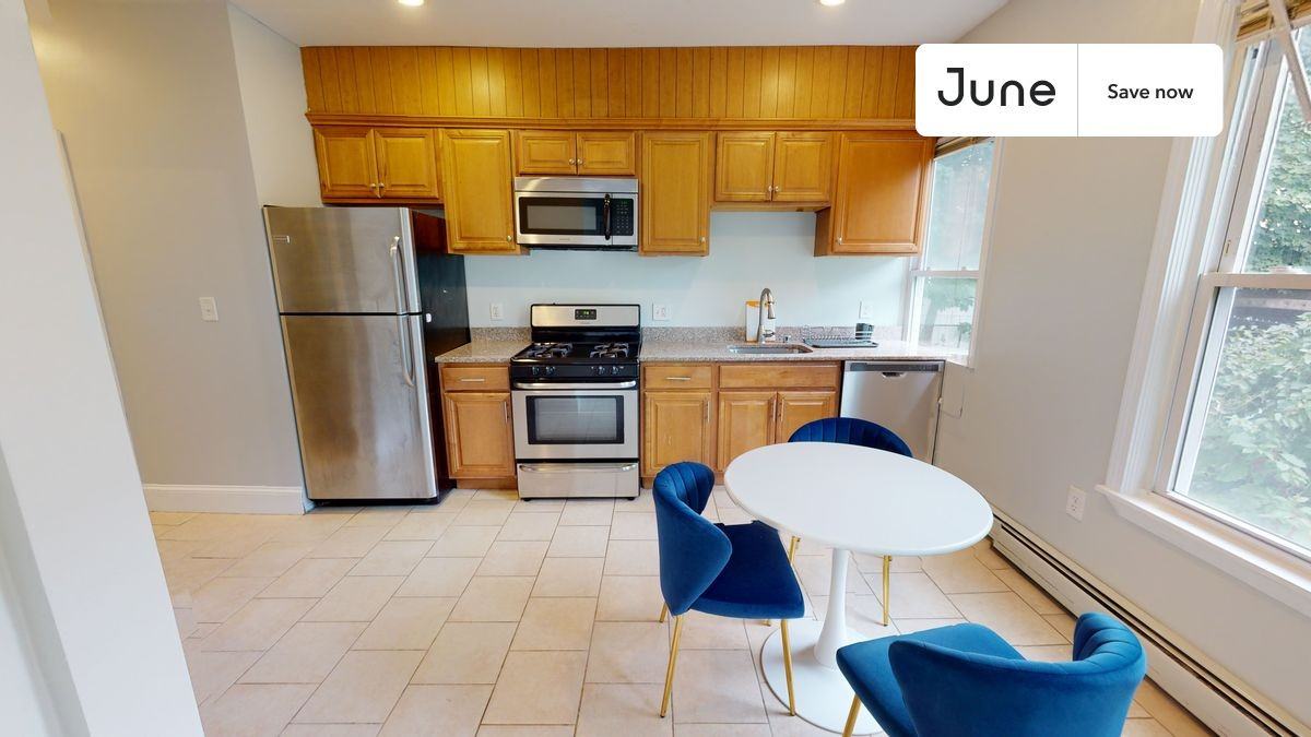 21 Rossmore St #1 - Photo 2 of 17