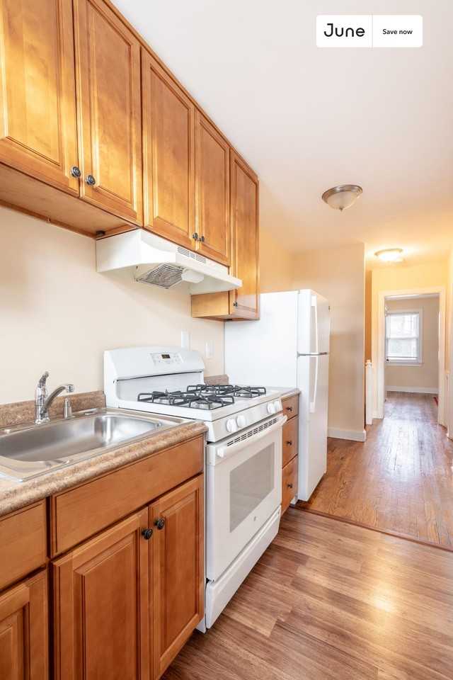 711 Kearny St Ne #2 - Photo 6 of 13