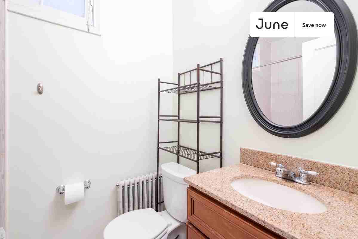 711 Kearny St Ne #2 - Photo 7 of 13