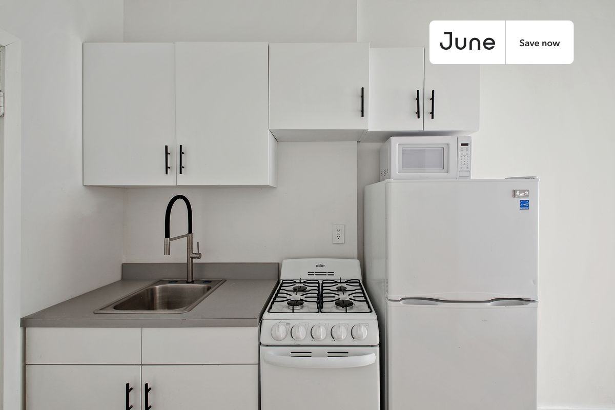 235 W 63rd St #1C - Photo 4 of 12