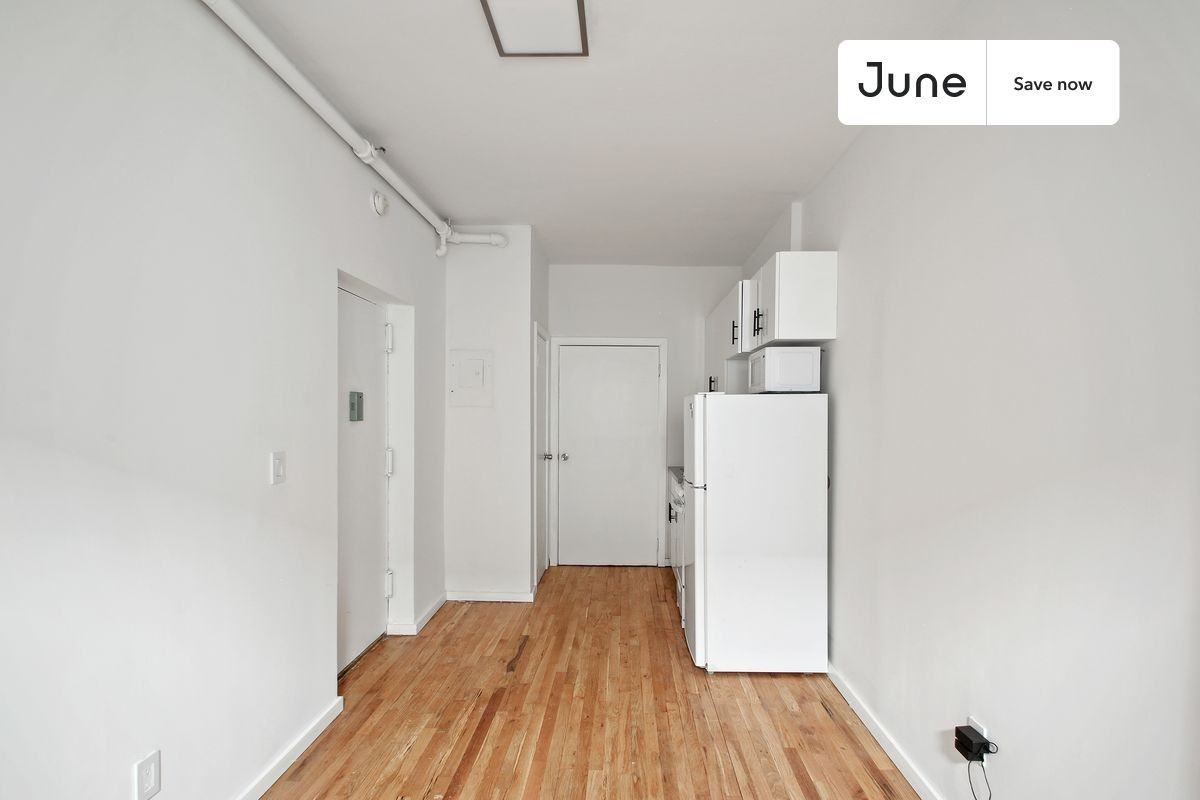 235 W 63rd St #1C - Photo 5 of 12
