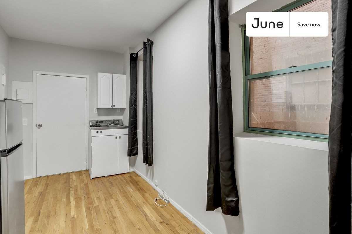 248 W 64th St #1G - Photo 4 of 10