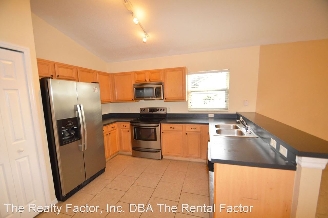 4452 Beagle St - Photo 3 of 12