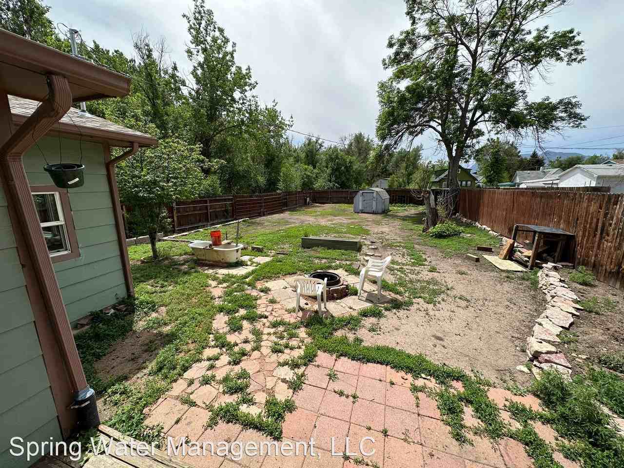 643 Maple St - Photo 3 of 11