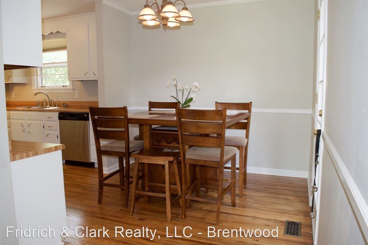 473 Westcrest Dr - Photo 3 of 11