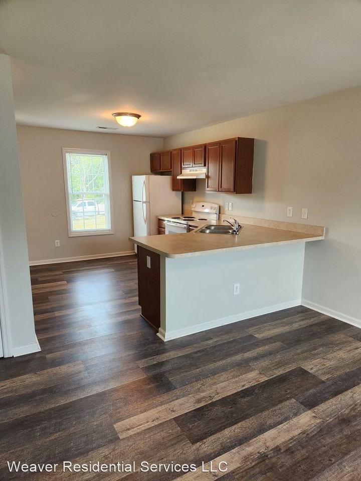 64 Coats Cir - Photo 2 of 6