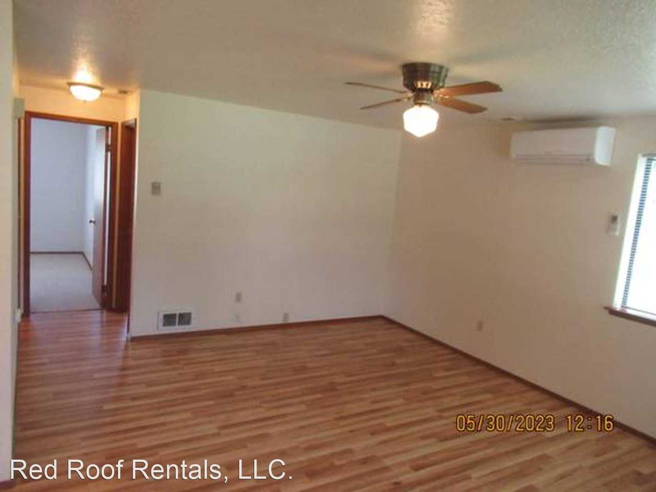 22712 82nd Ave E - Photo 2 of 10