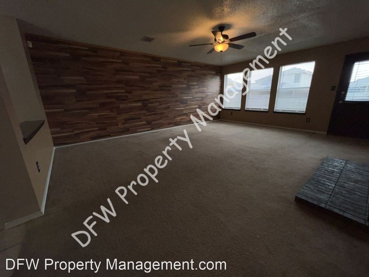 2400 Mallory Ln - Photo 3 of 50