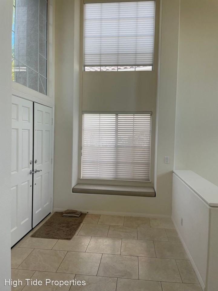 2219 View Crest Gln - Photo 3 of 41