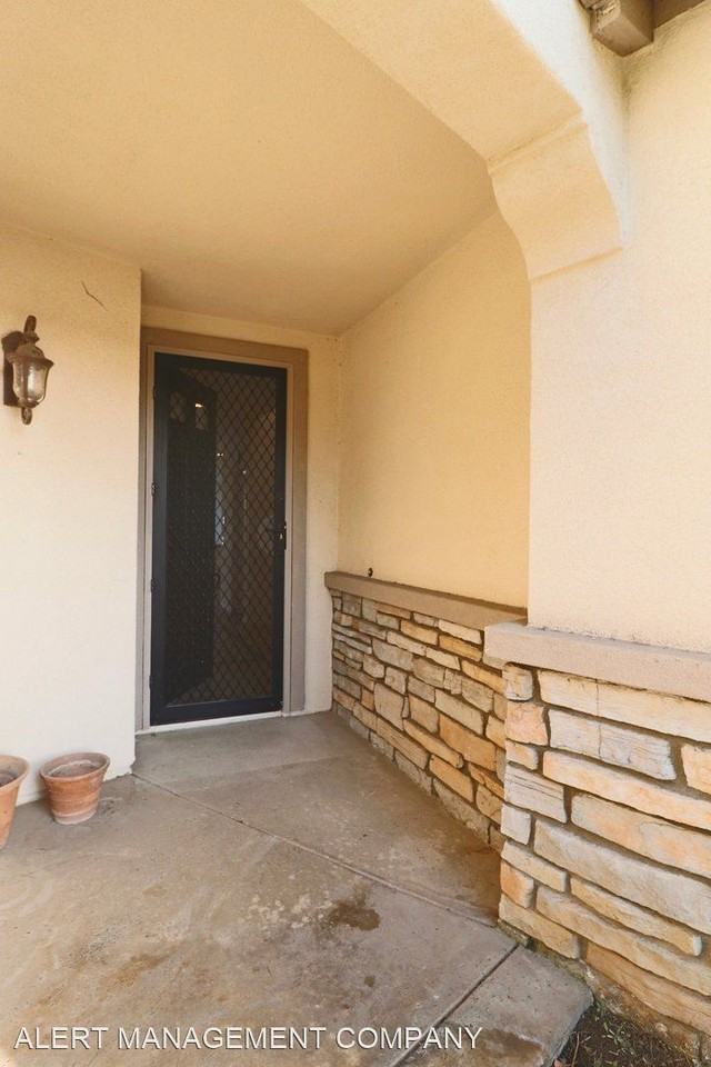 1334 Twin Tides Pl - Photo 3 of 27