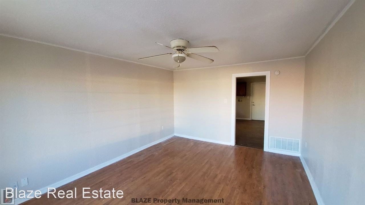 809 S Bryan St - Photo 3 of 13