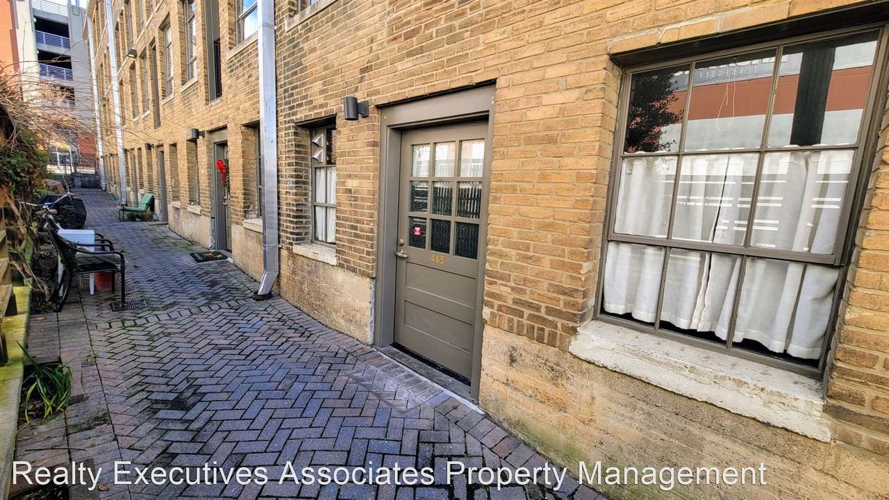 465 Walnut St #B03 - Photo 2 of 21