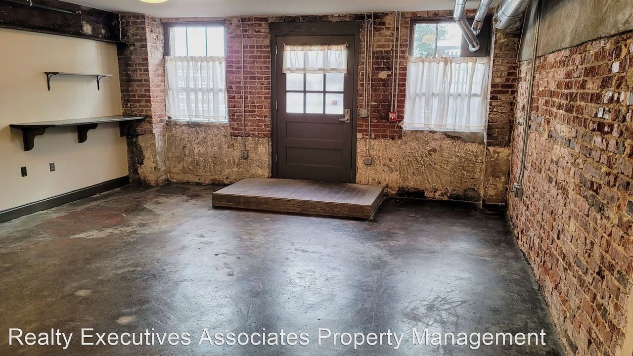 465 Walnut St #B03 - Photo 3 of 21