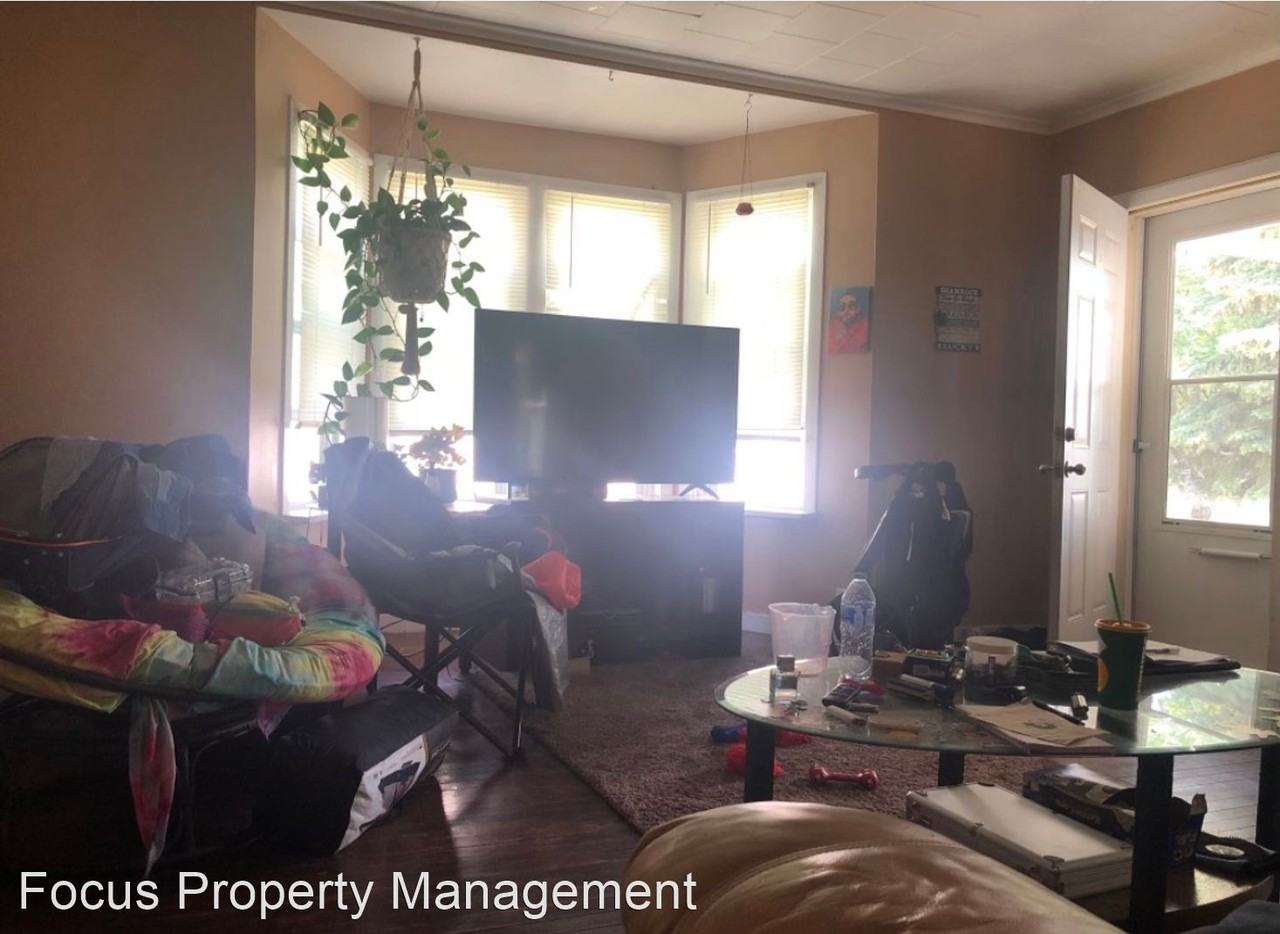 608 Broad Street - Photo 2 of 3