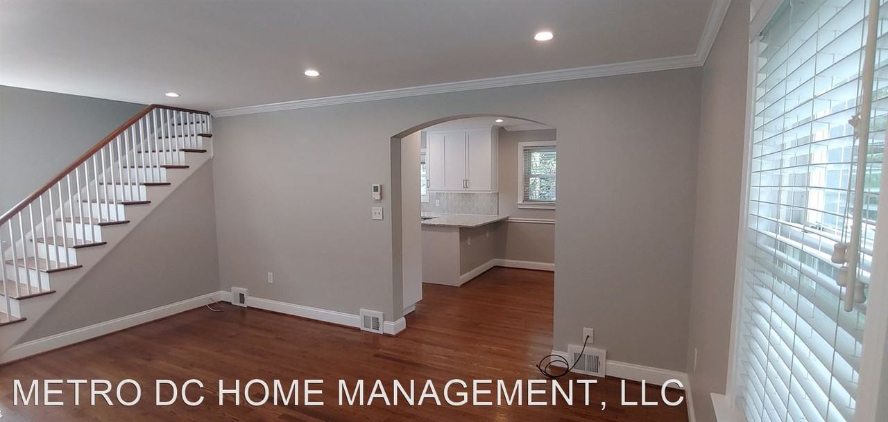 108 N Edison St - Photo 2 of 15
