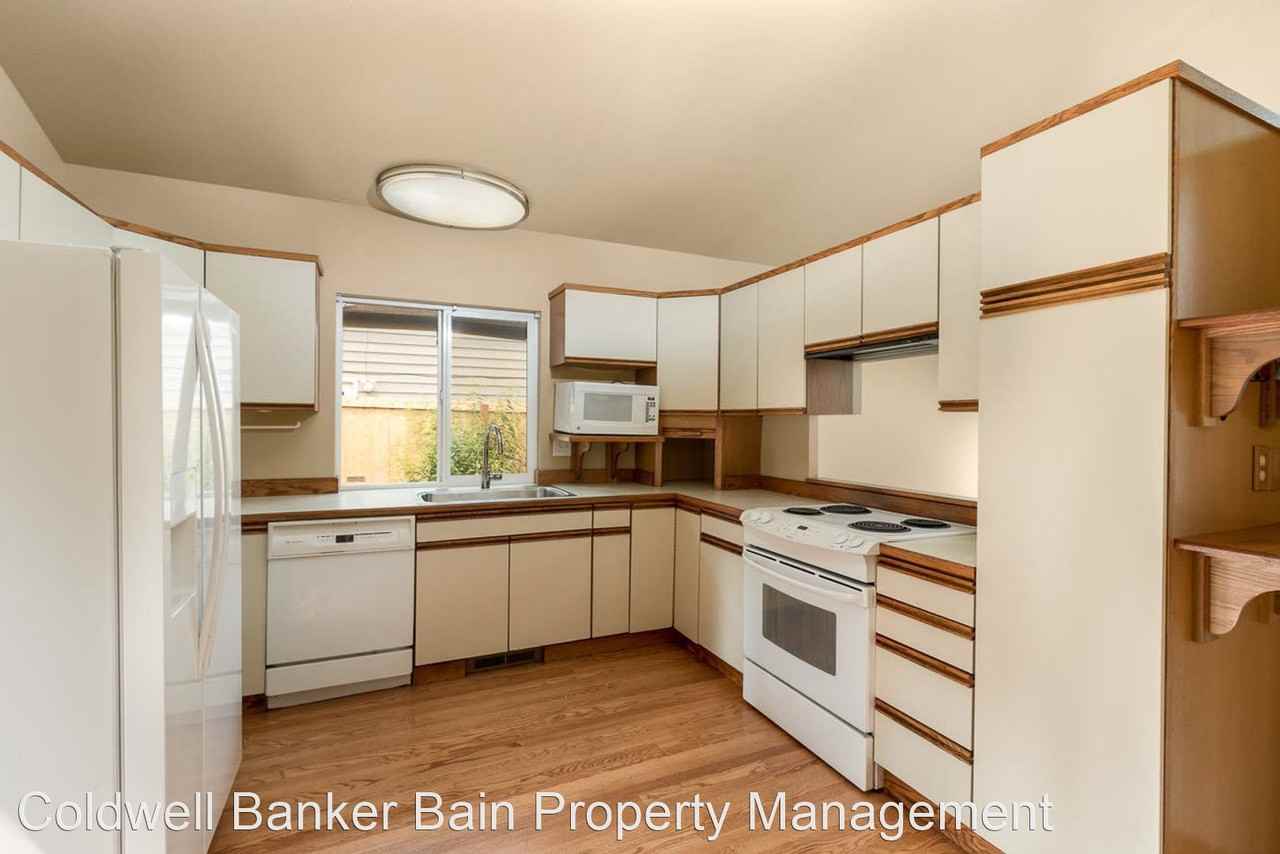 15809 Ne 53rd St - Photo 3 of 20