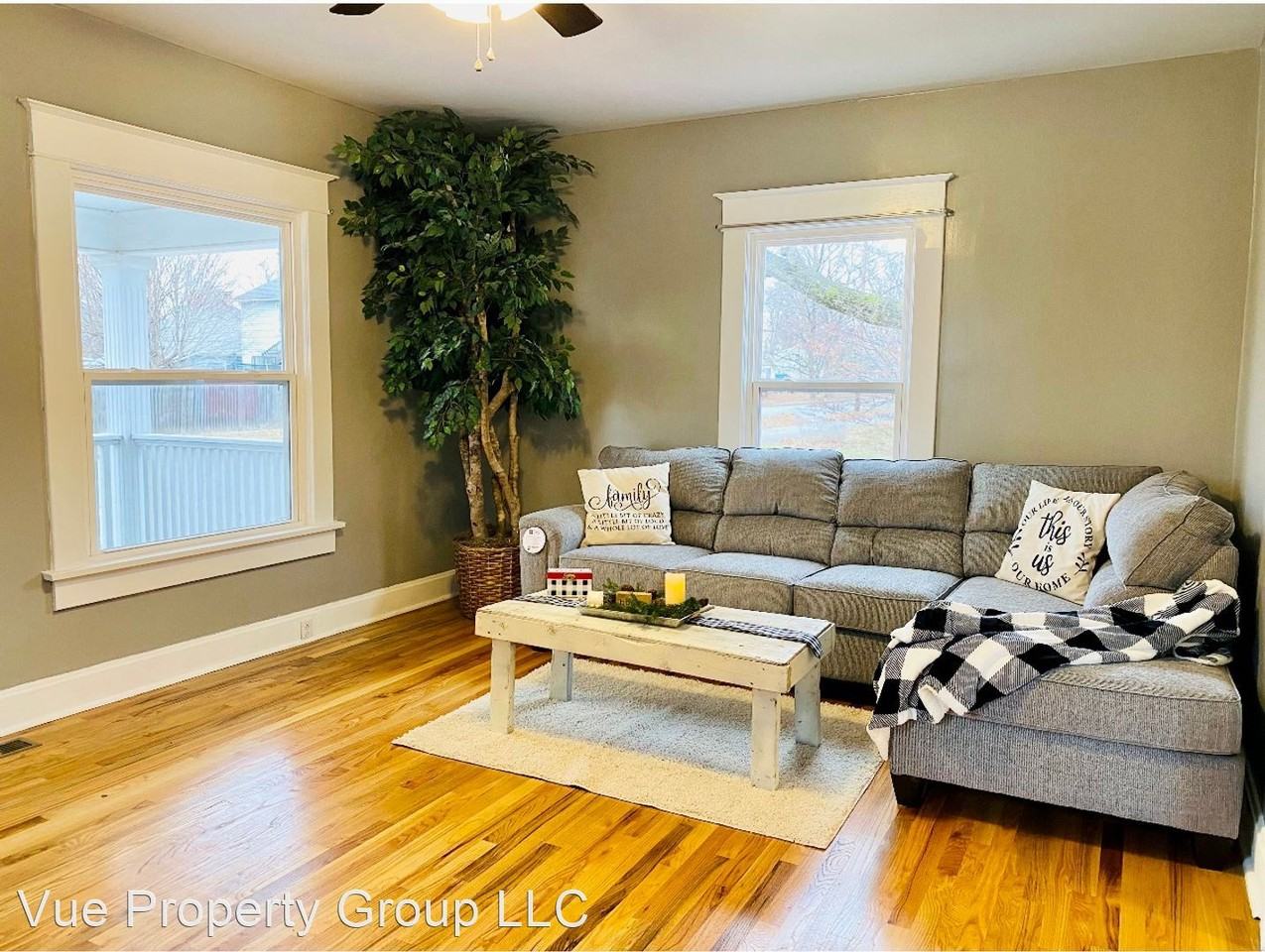 1115 Hulman St - Photo 3 of 18