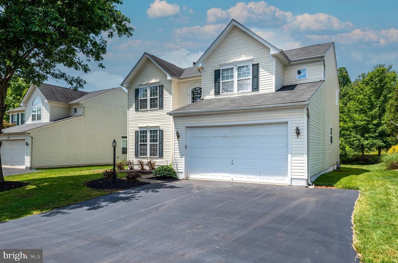 15121 Toccoa Ct - Photo 2 of 40