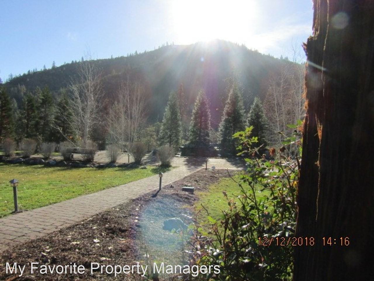 137 Rivers Edge Dr - Photo 2 of 13