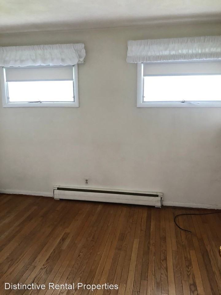 2726 N Salisbury St - Photo 3 of 18