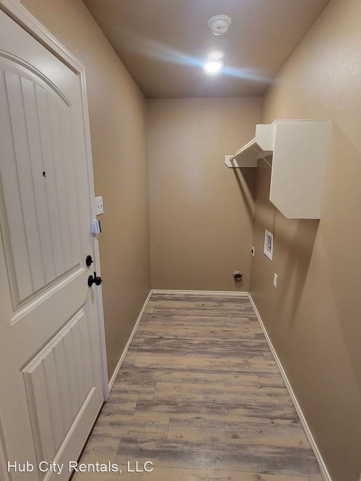 2905 E Broadway - Photo 3 of 10