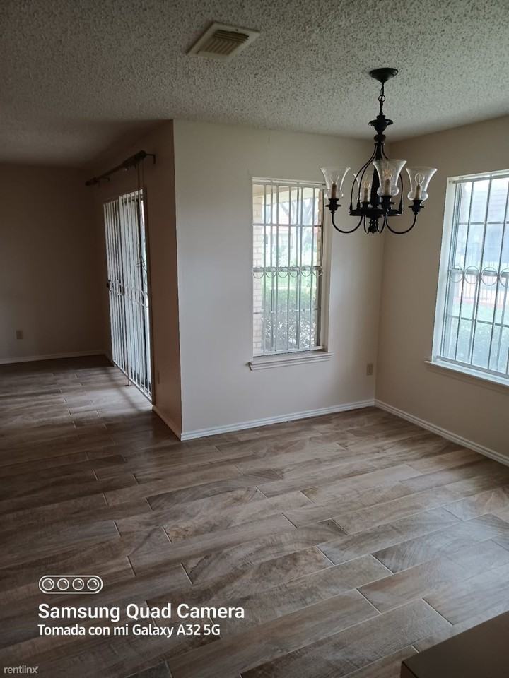 200 E Yuma Ave - Photo 2 of 14