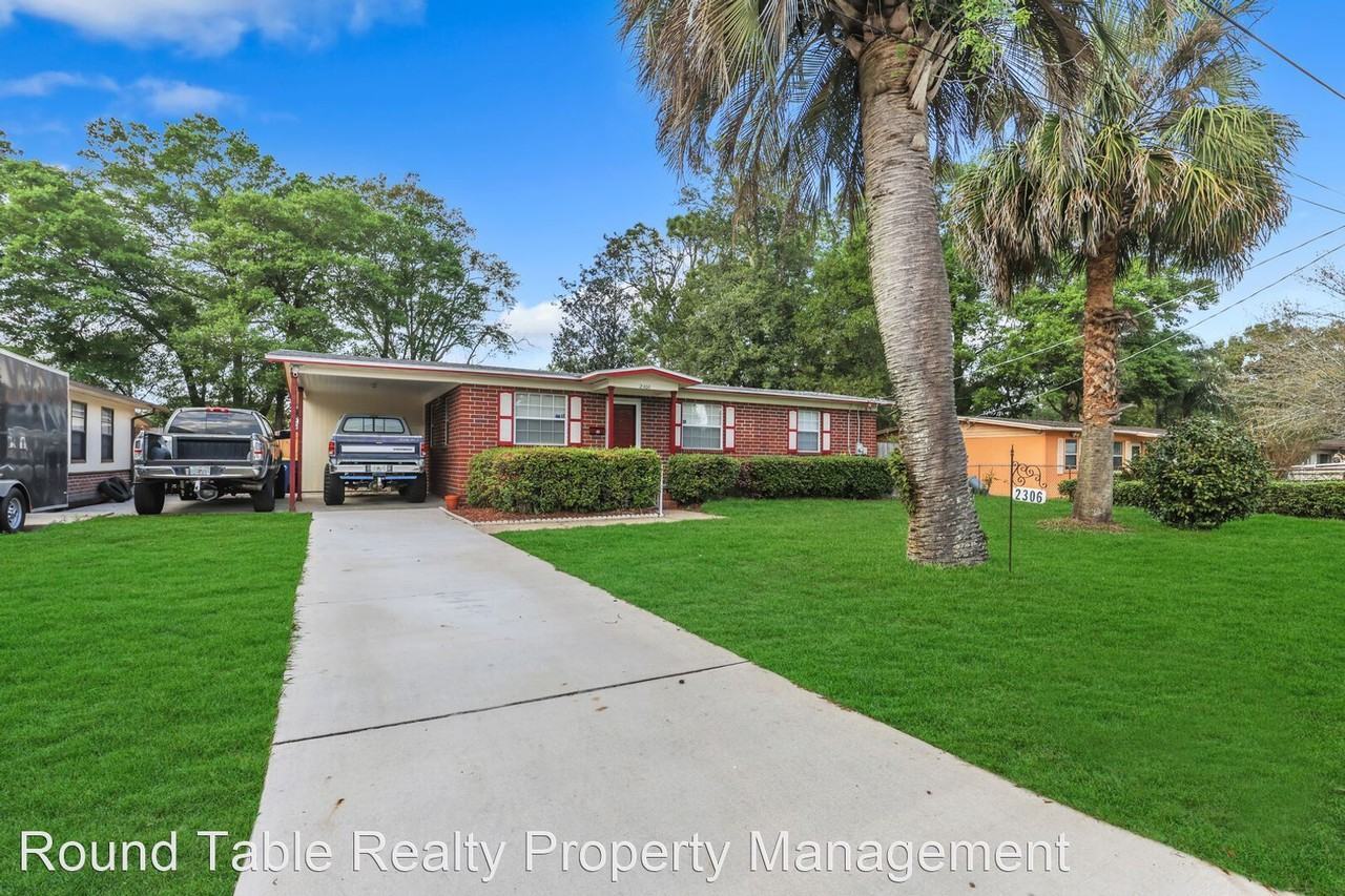 2306 Red Oak Dr - Photo 2 of 19