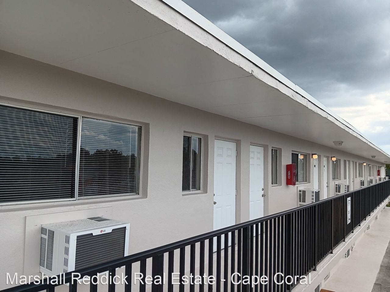 2452 Stella Street - Photo 3 of 18