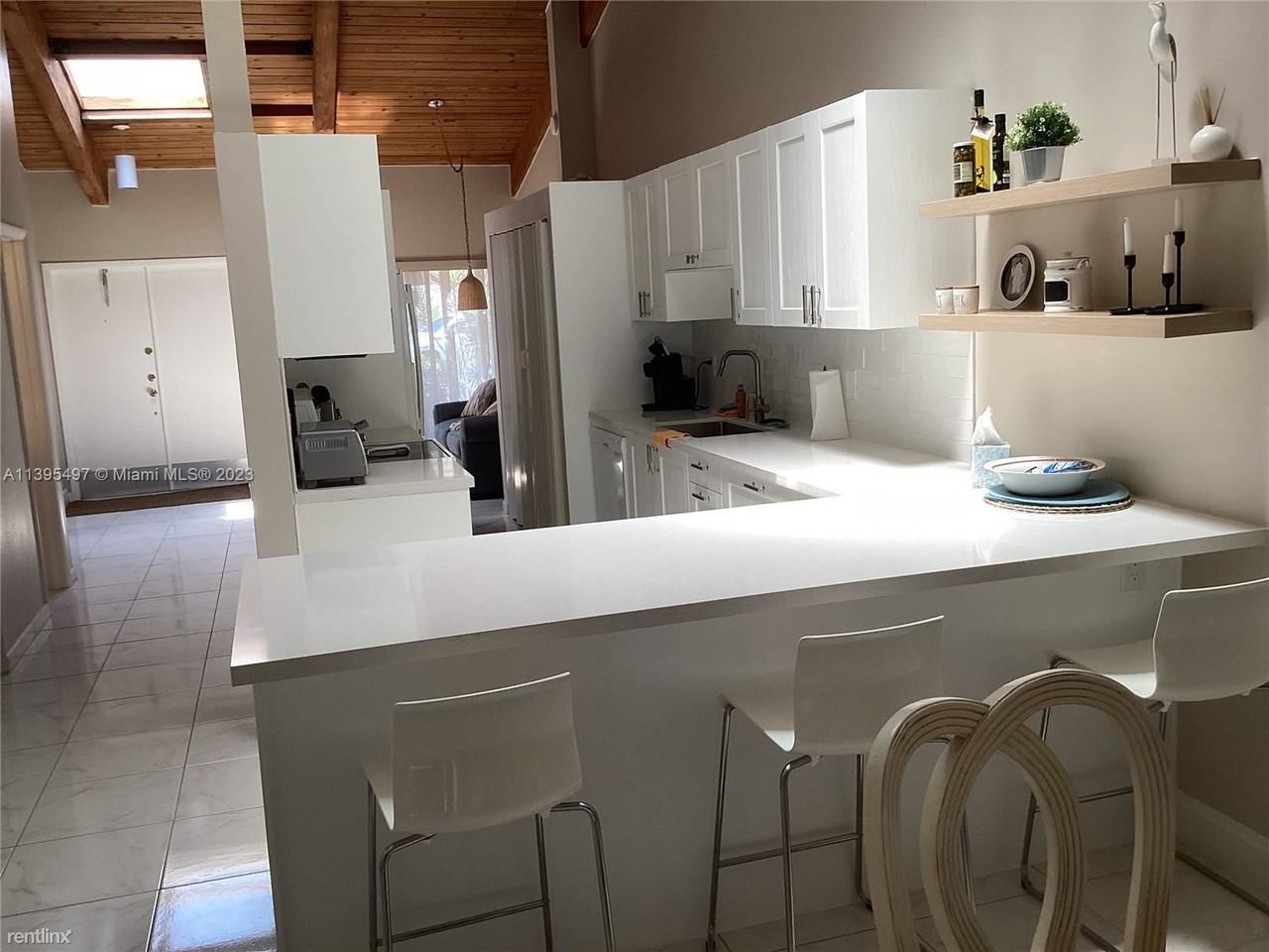 2667 S Parkview Dr #2667 - Photo 2 of 20