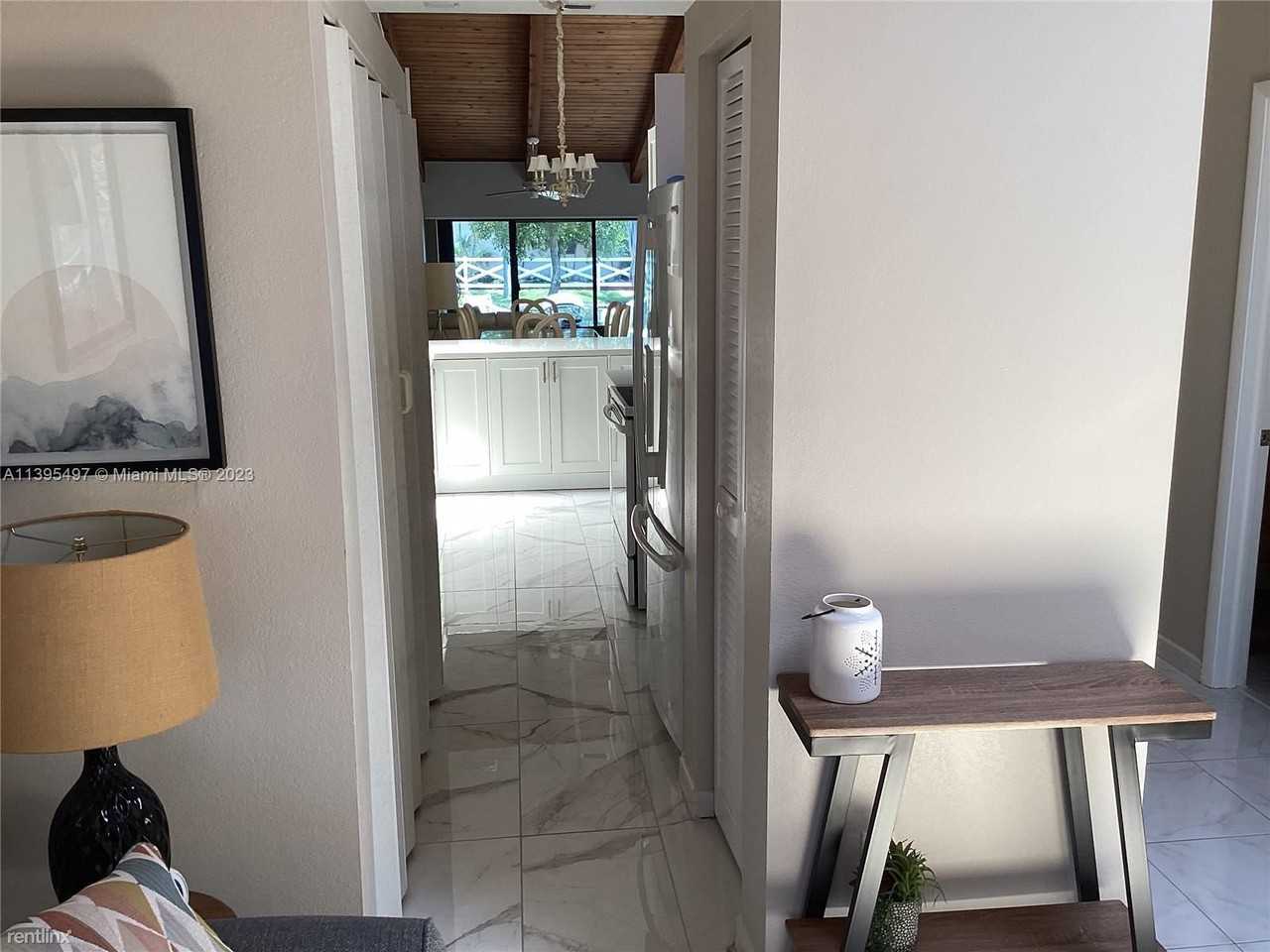 2667 S Parkview Dr #2667 - Photo 3 of 20