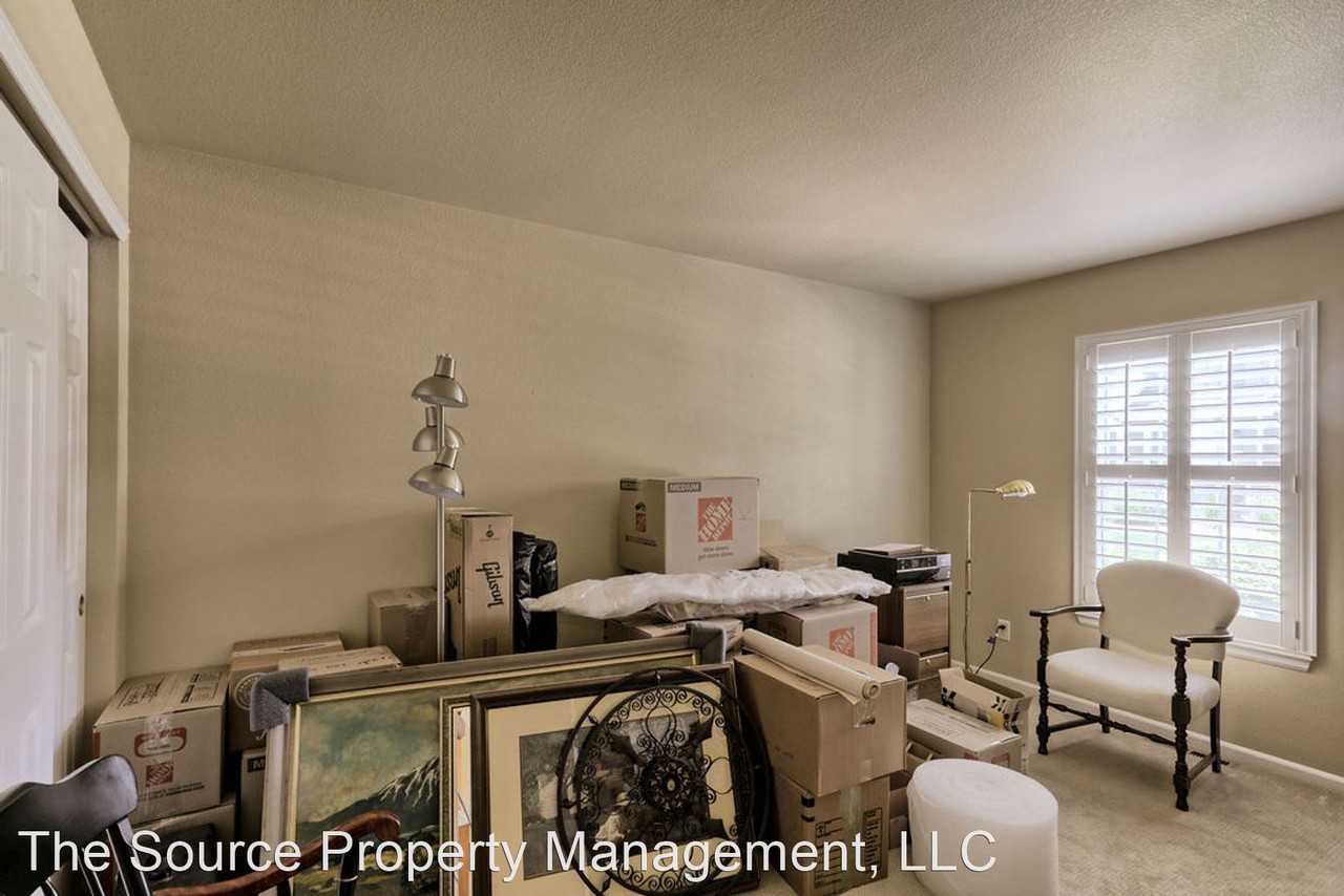 2209 Copper Creek Dr - Photo 2 of 32